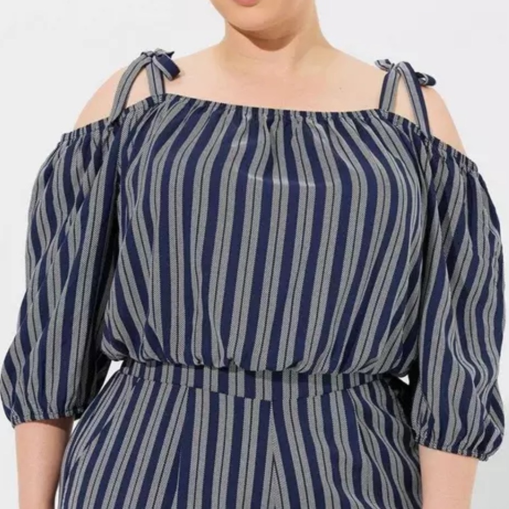 ☀️ Torrid Challis Cold Shoulder Striped Crop Top